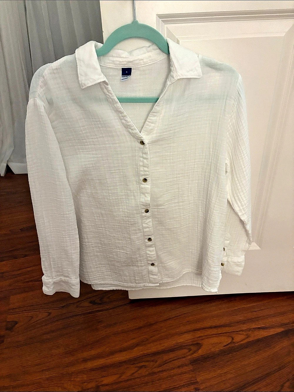 Old Navy Crinkle Gauze Button-Down Boyfriend Shirt White Small